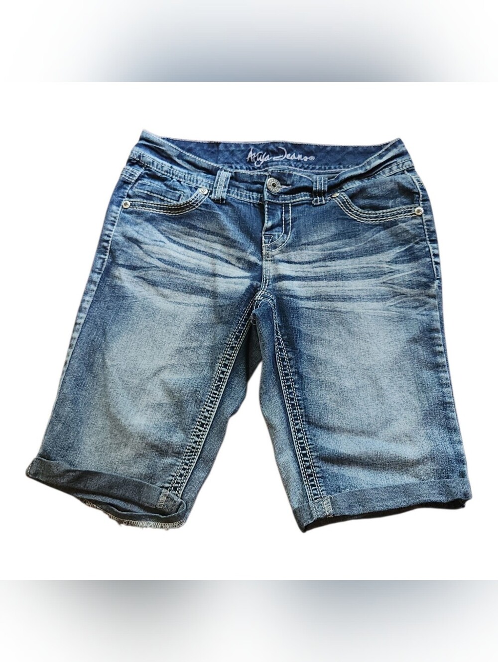 Ariya Jeans Embellished Denim Bermuda shorts low rise juniors size 5/6 y2k capri